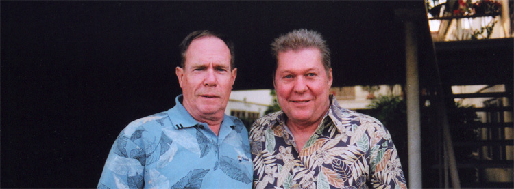 O cofundador da afirmação, Paul Mortensen (à direita) com o marido Robert Jacob em 2008