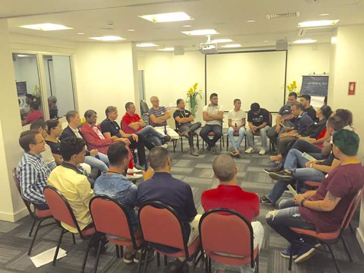 Los miembros de Afirmación Brasil comparten sus "historias mormonas LGBT"
